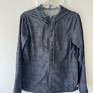 Vuori Women's Black Camo Hooded Windbreaker